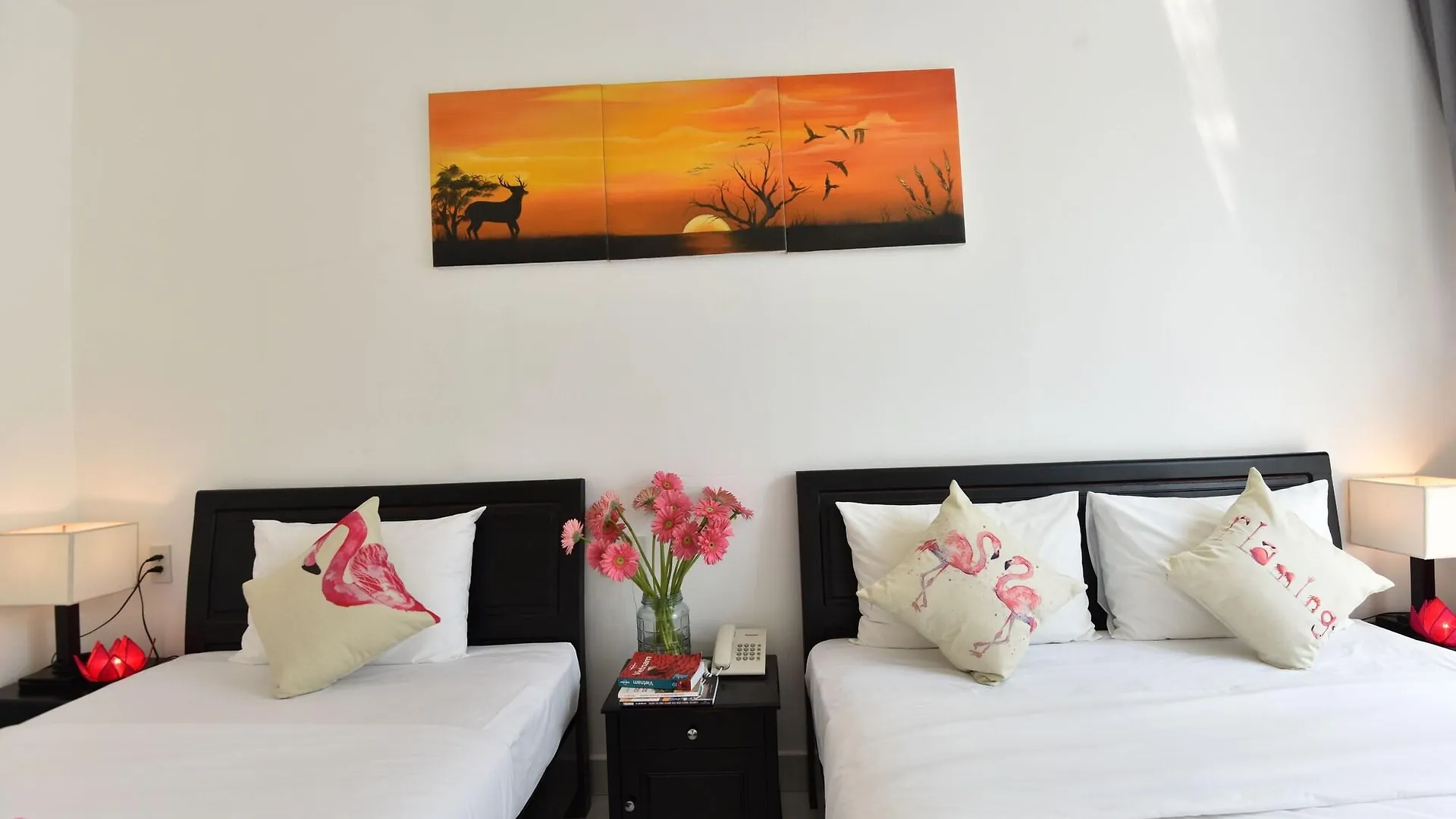 Flamingo Villa Homestay - Big Rooms With Balcony - Close To Hoi An Old Town 200M & Temple Bridge - Large Outside Pool For Sun Bathing
