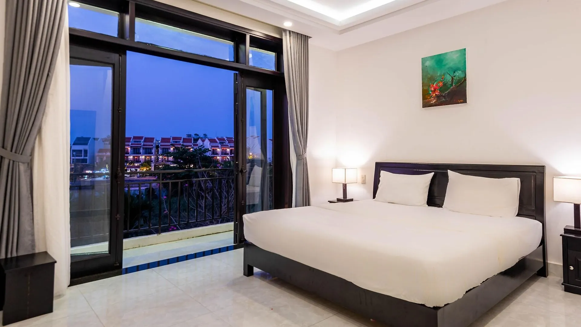 Flamingo Villa Homestay - Big Rooms With Balcony - Close To Hoi An Old Town 200M & Temple Bridge - Large Outside Pool For Sun Bathing 0*,  Vietname
