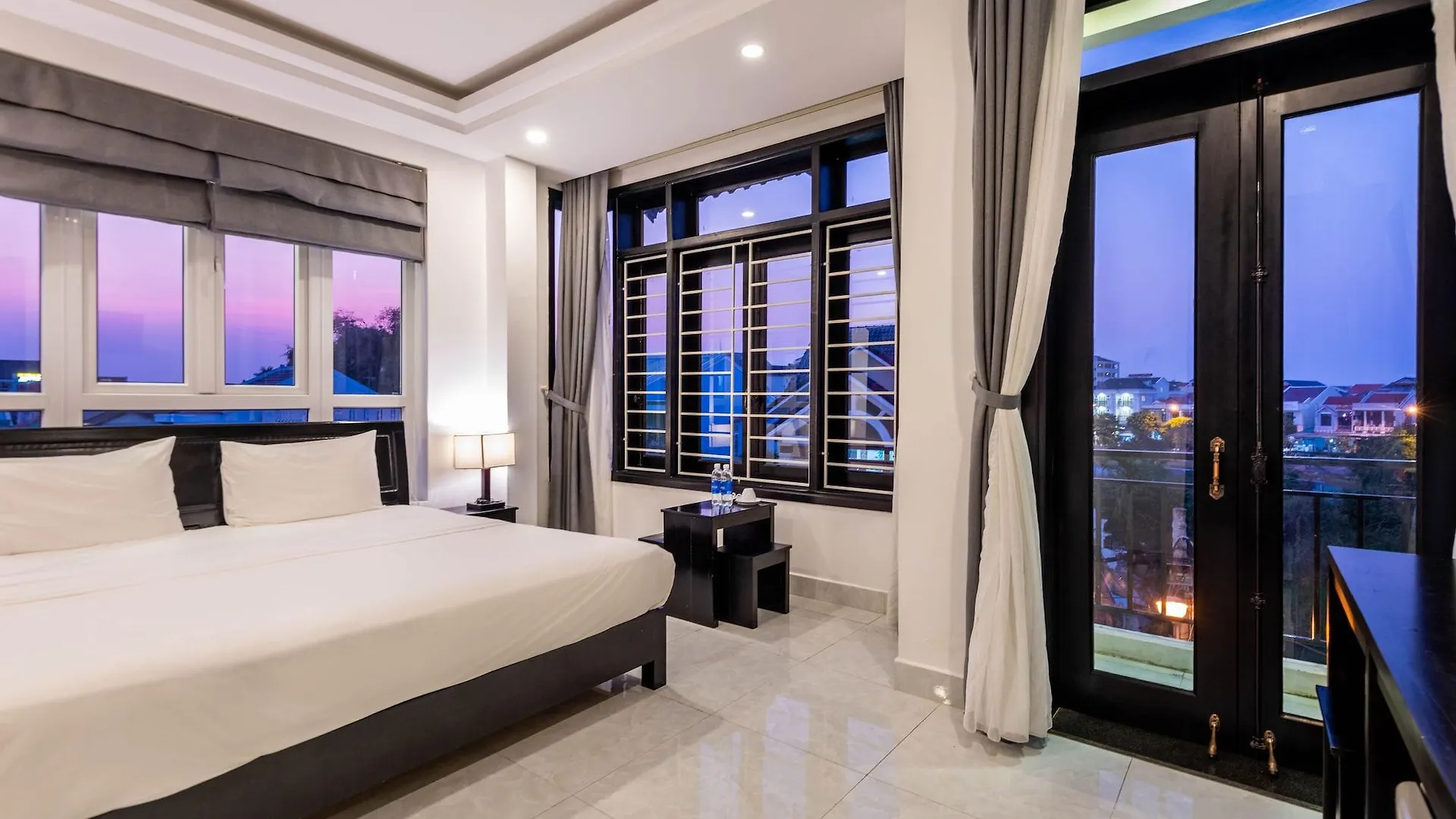 Flamingo Villa Homestay - Big Rooms With Balcony - Close To Hoi An Old Town 200M & Temple Bridge - Large Outside Pool For Sun Bathing