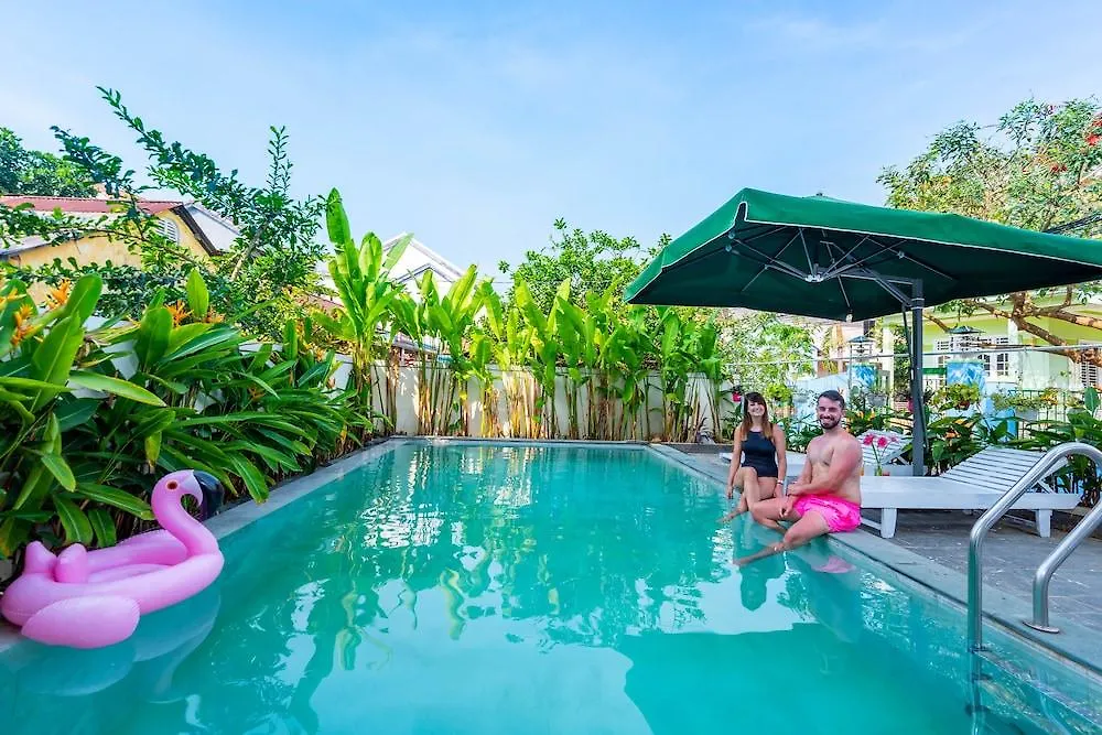 Flamingo Villa Homestay - Big Rooms With Balcony - Close To Hoi An Old Town 200M & Temple Bridge - Large Outside Pool For Sun Bathing Vietname