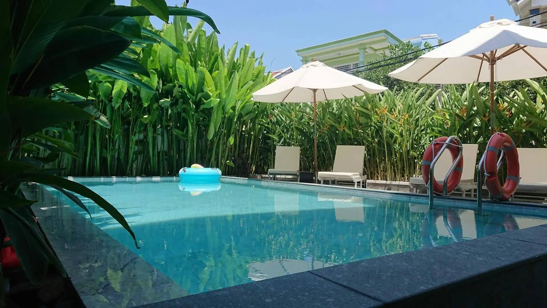 Flamingo Villa Homestay - Big Rooms With Balcony - Close To Hoi An Old Town 200M & Temple Bridge - Large Outside Pool For Sun Bathing 0*,  Vietname
