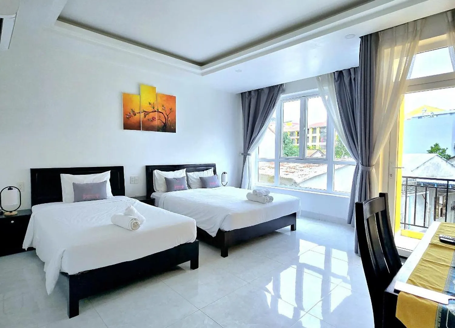 Flamingo Villa Homestay - Big Rooms With Balcony - Close To Hoi An Old Town 200M & Temple Bridge - Large Outside Pool For Sun Bathing