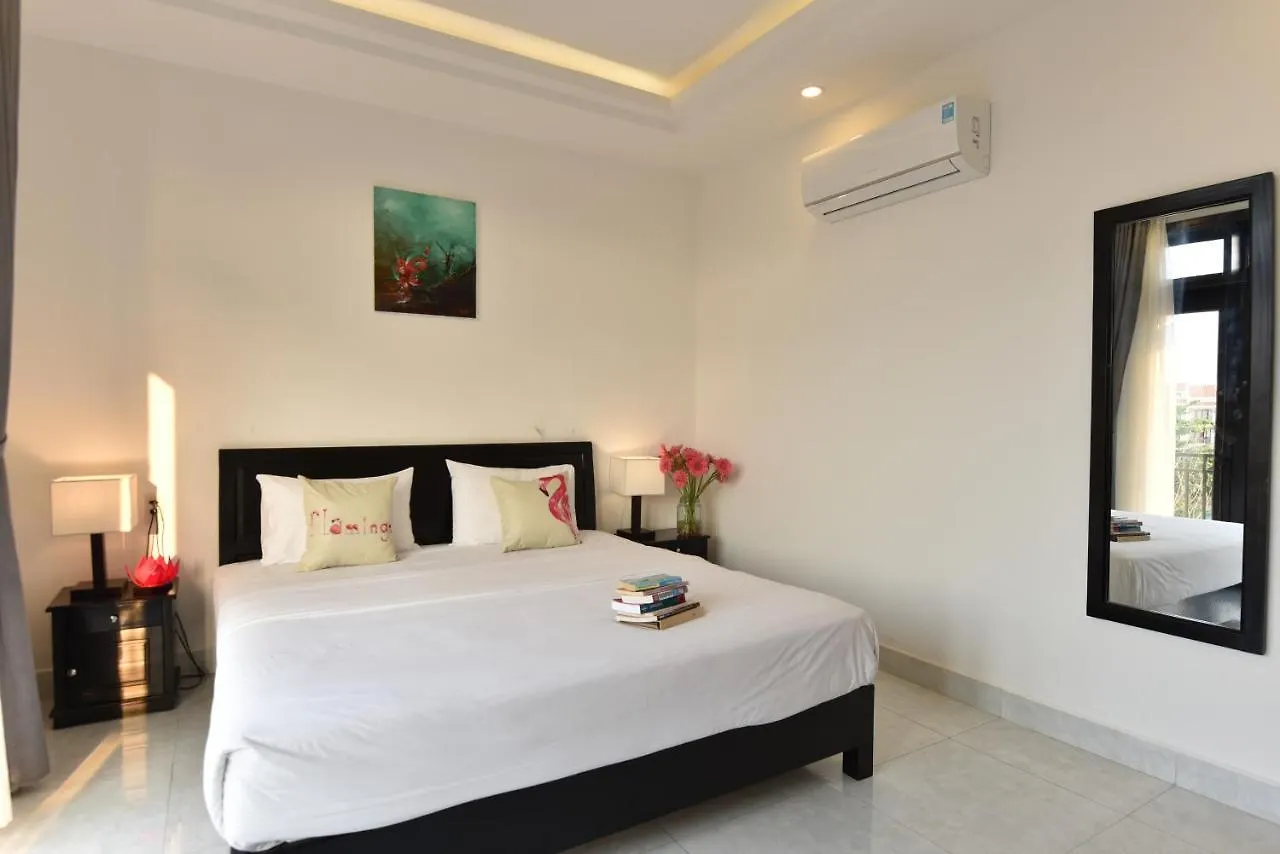 Flamingo Villa Homestay - Big Rooms With Balcony - Close To Hoi An Old Town 200M & Temple Bridge - Large Outside Pool For Sun Bathing