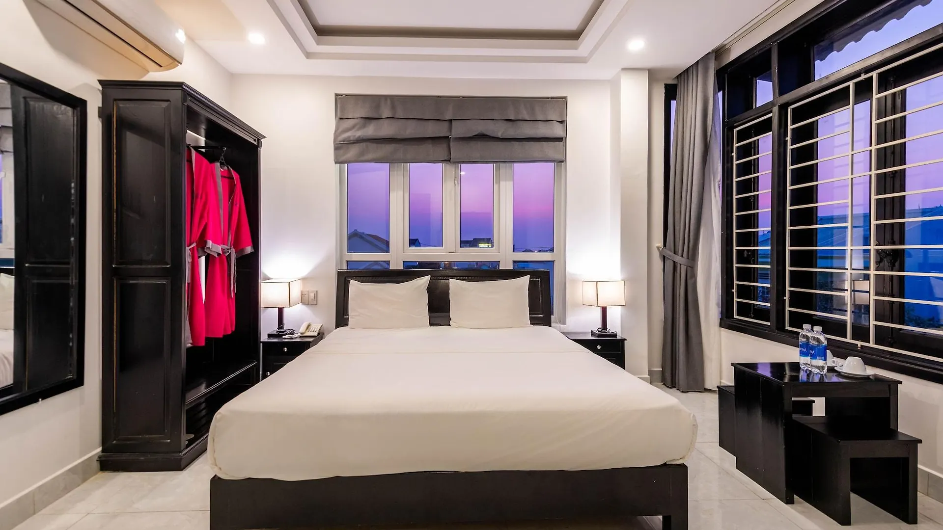 Flamingo Villa Homestay - Big Rooms With Balcony - Close To Hoi An Old Town 200M & Temple Bridge - Large Outside Pool For Sun Bathing Vietnam