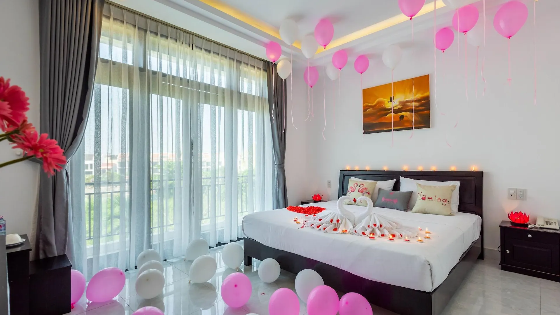 Flamingo Villa Homestay - Big Rooms With Balcony - Close To Hoi An Old Town 200M & Temple Bridge - Large Outside Pool For Sun Bathing