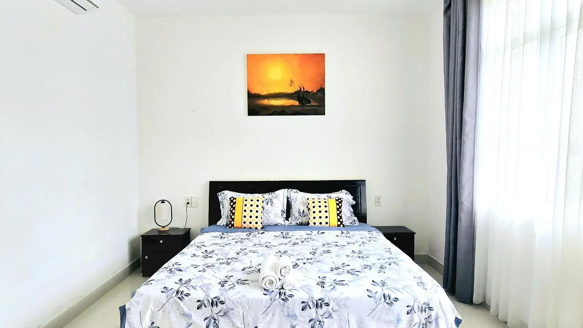 Flamingo Villa Homestay - Big Rooms With Balcony - Close To Hoi An Old Town 200M & Temple Bridge - Large Outside Pool For Sun Bathing